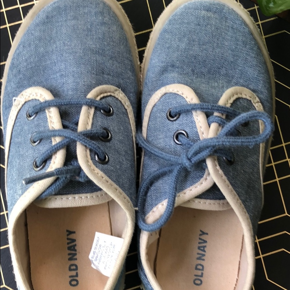Boys Old Navy Summer Shoes - Picture 7 of 7